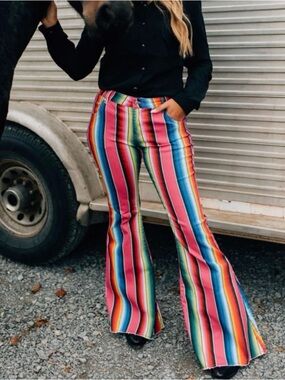 New Ranch Dressn Fallon Taylor Pink Serape Super Flares Flare Denim Jeans 00💖